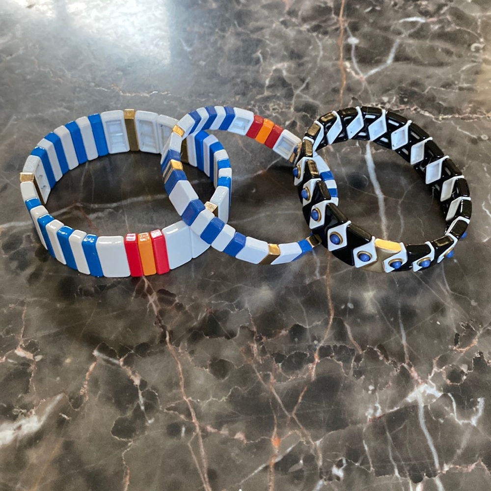 Cute stretch bracelets    very stackable